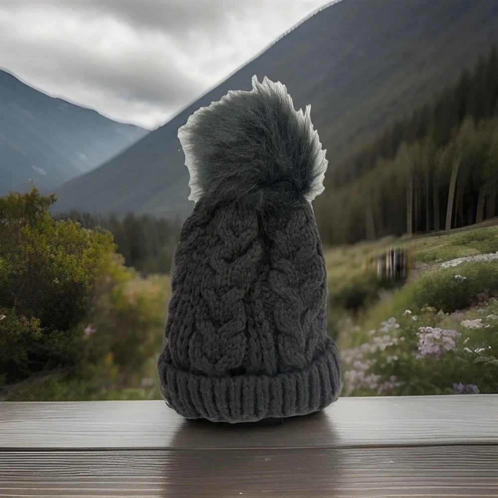 Time and Tru Cable Knit‎ Beanie Winter Hat Faux Fur Pom Black One Size New